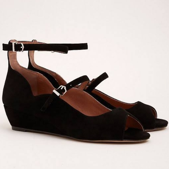 NWT Torrid Genuine Suede Peep Toe Wedges 7.5 Wide - Picture 2 of 5